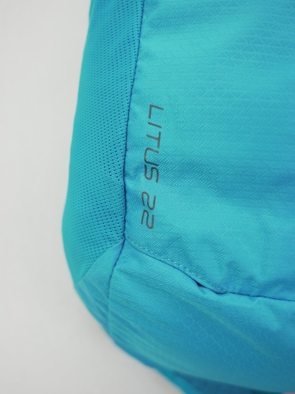 The North Face Litus 22 HyperBlue Hiking Backpack L/XL Removable Internal Frame - Picture 7 of 13